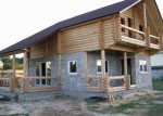 Строительство дома комбинированного из пеноблока  и бревна